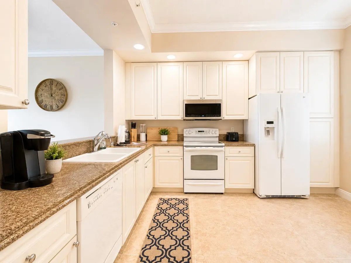 15-101 Kitchen at 15 Harbour Isle Drive 101, Fort Pierce