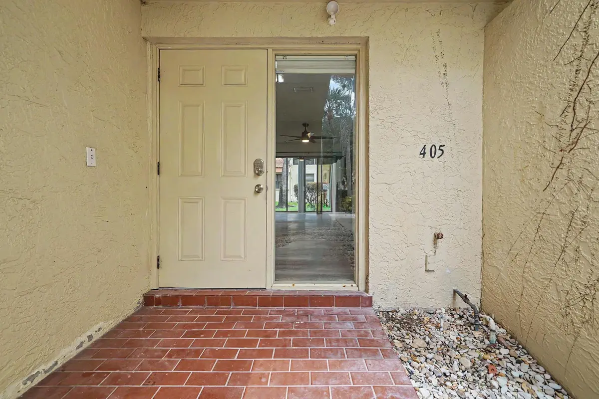 DSC05464 at 3405 EMERALD OAKS Drive 207, Hollywood