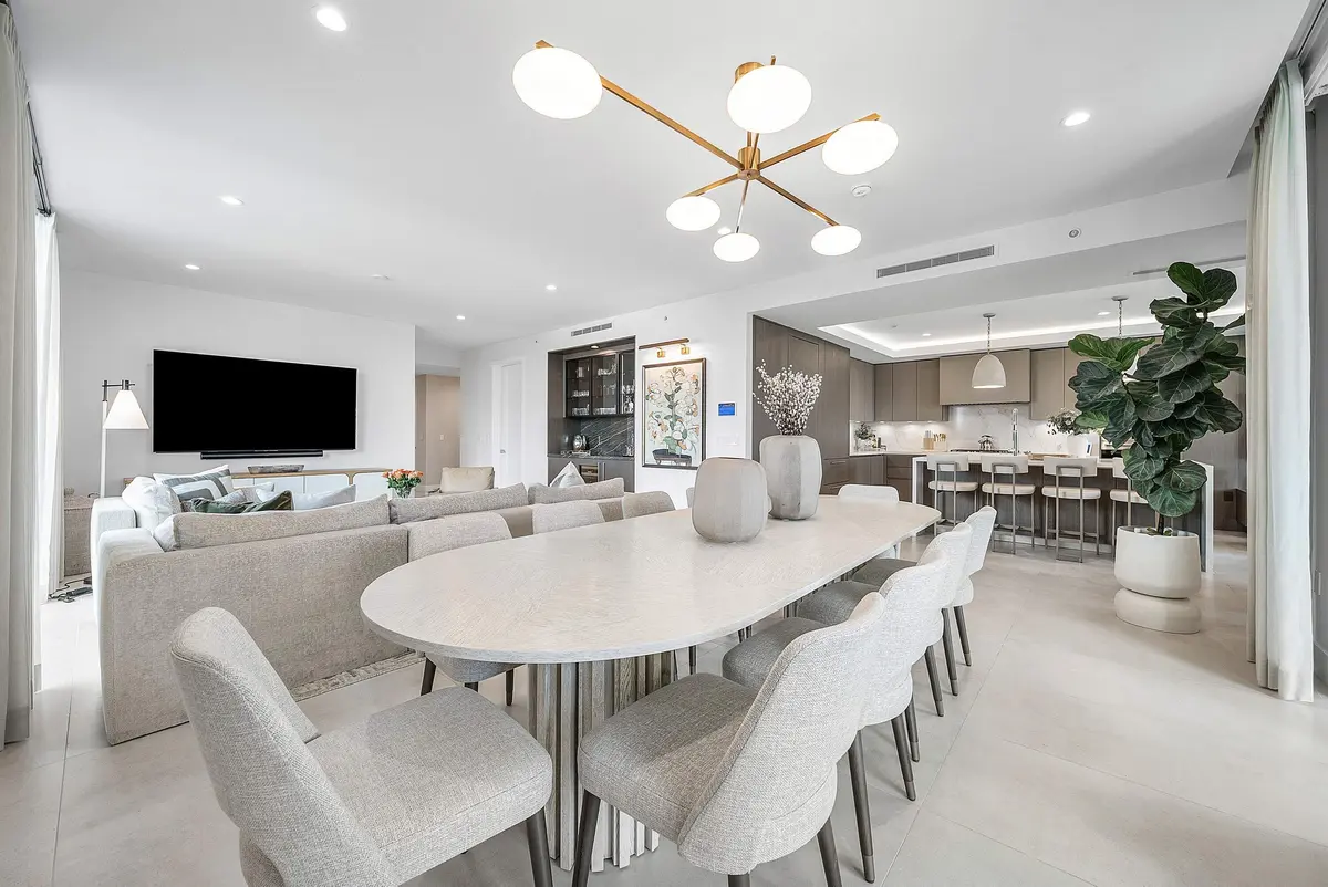 Dining at 475 E ROYAL PALM Road 306, Boca Raton