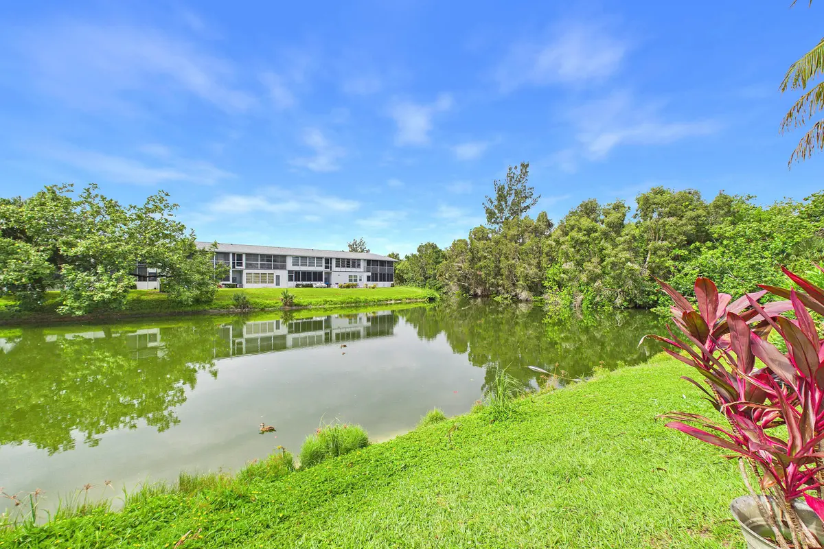 View at 272 NORTHAMPTON N, West Palm Beach