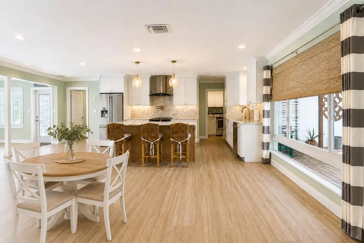 2832 Donna 64 at 2832 NE 34TH Street, Lighthouse Point