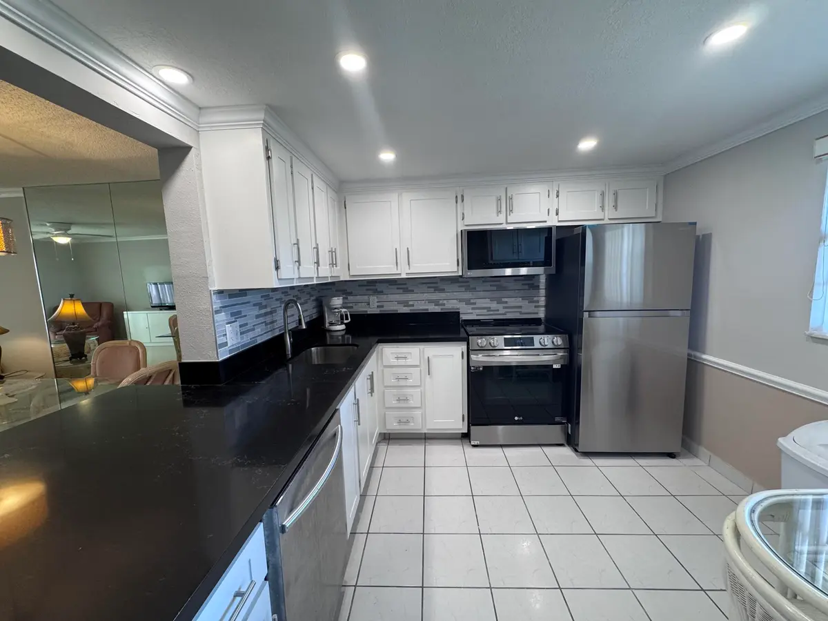 IMG_0540 at 300 NE 26th Avenue 4030, Boynton Beach