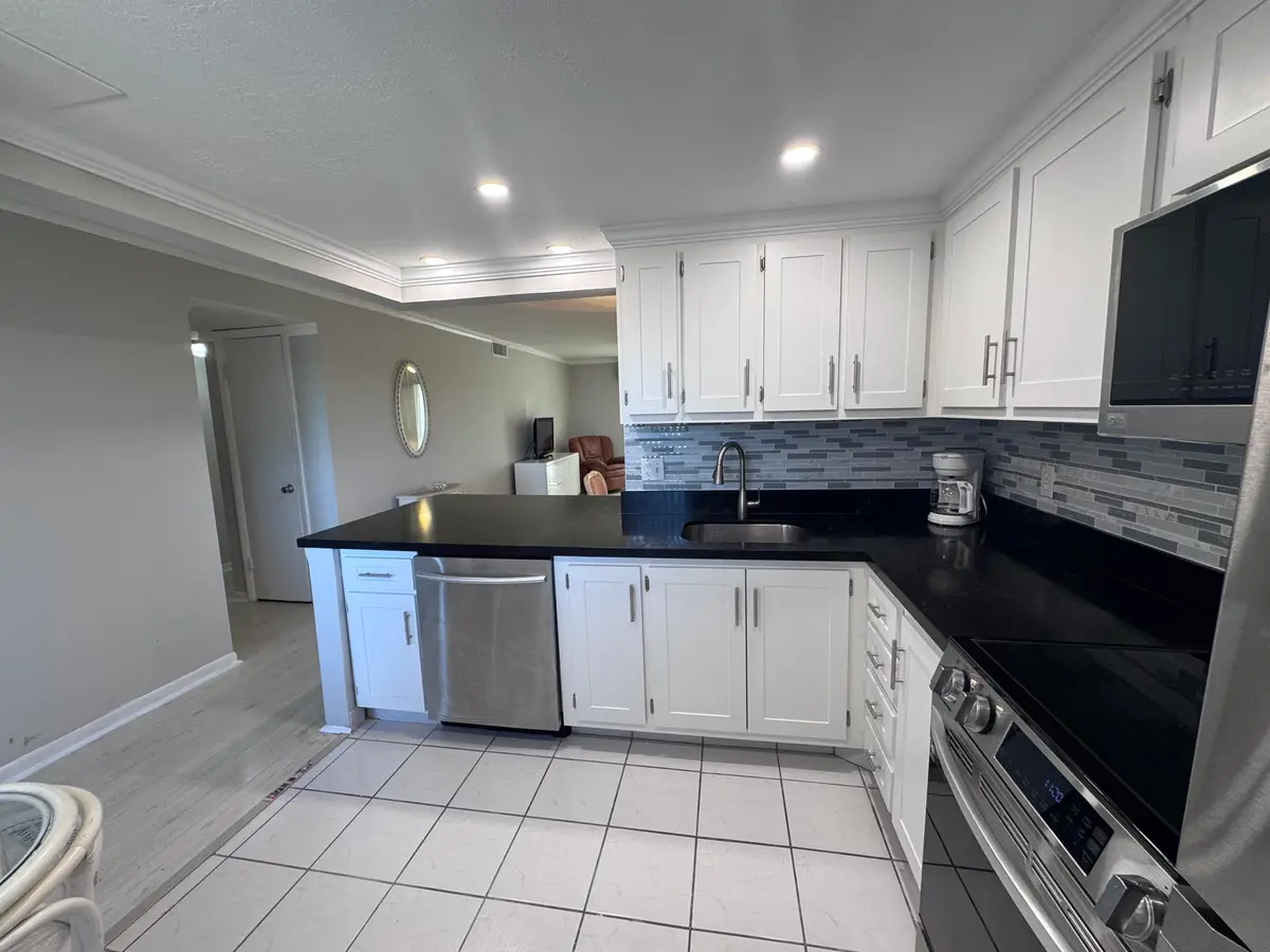 IMG_0542 at 300 NE 26th Avenue 4030, Boynton Beach