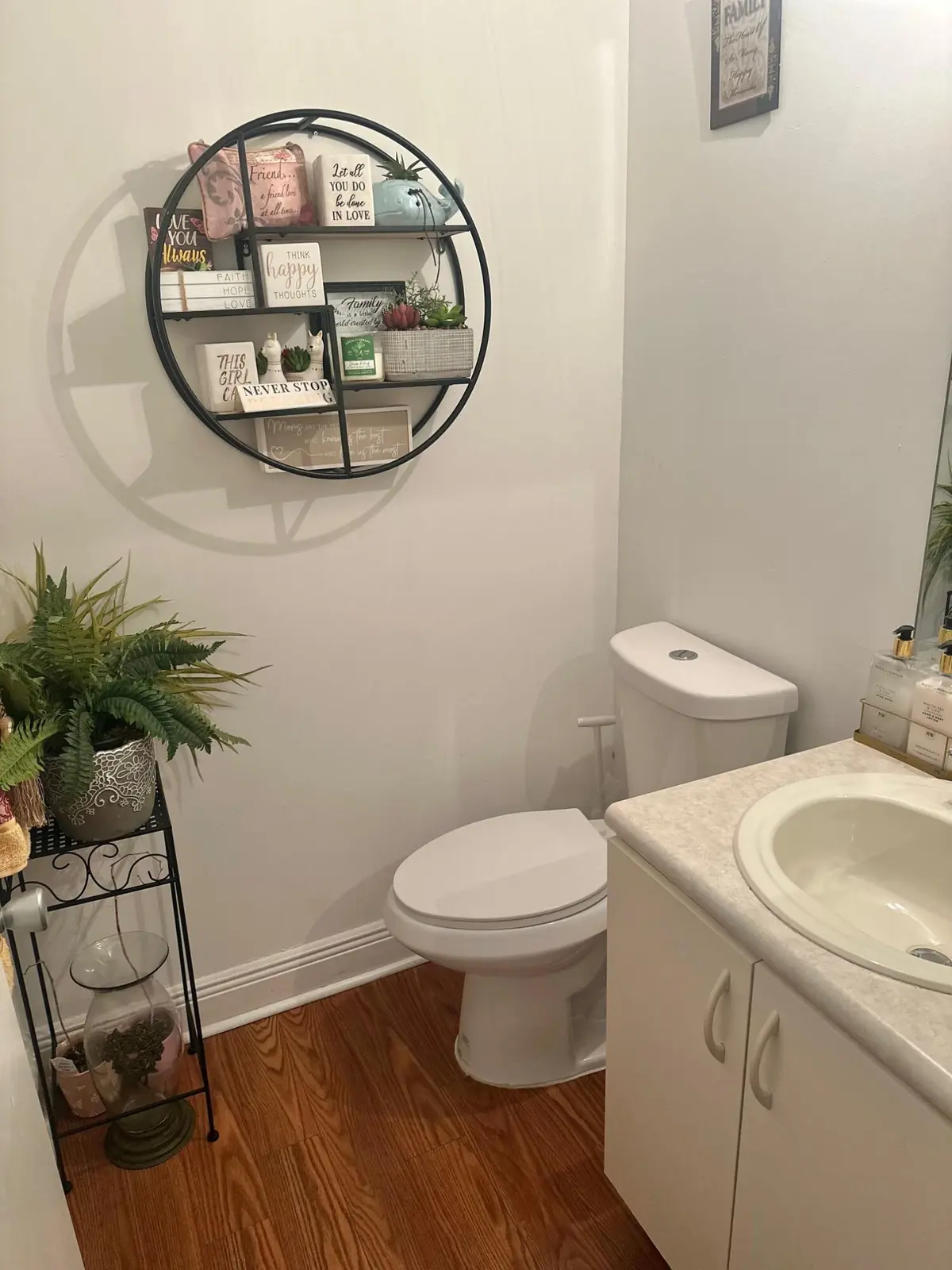 hidden guest bath at 121 HIDDEN CT Road 11-C, Hollywood