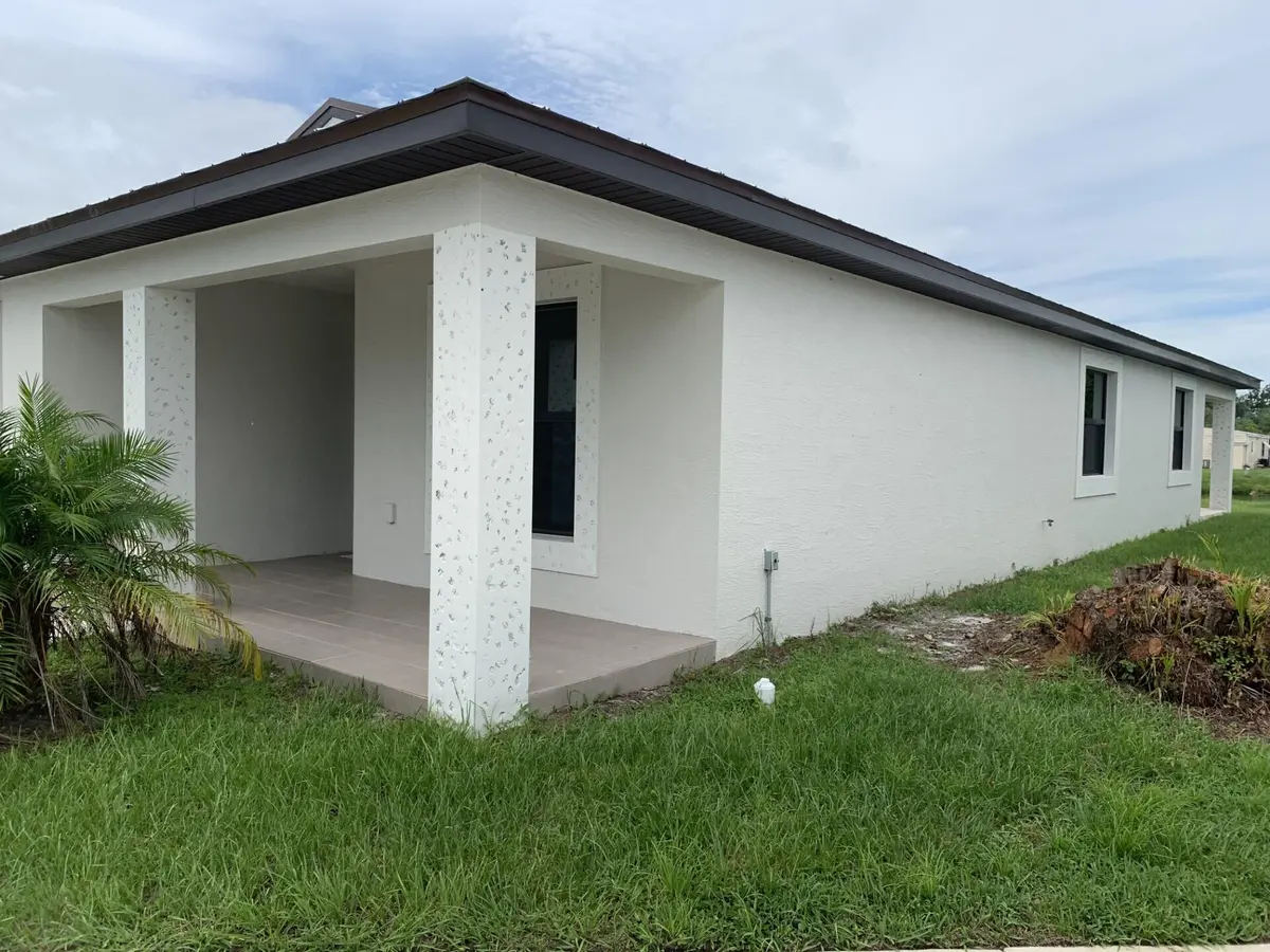Front Right at 17 EL PORTAL Lane, Port St. Lucie