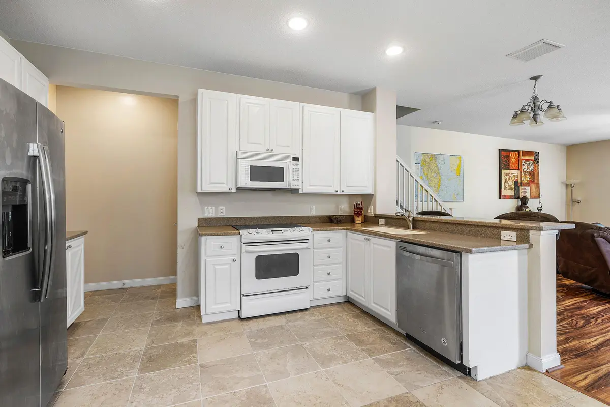 Kitchen at 1154 PINEWOOD LAKE Court, Greenacres