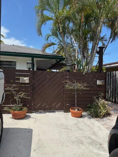 1637 NE 5TH Street 2, Fort Lauderdale, FL – photo 2