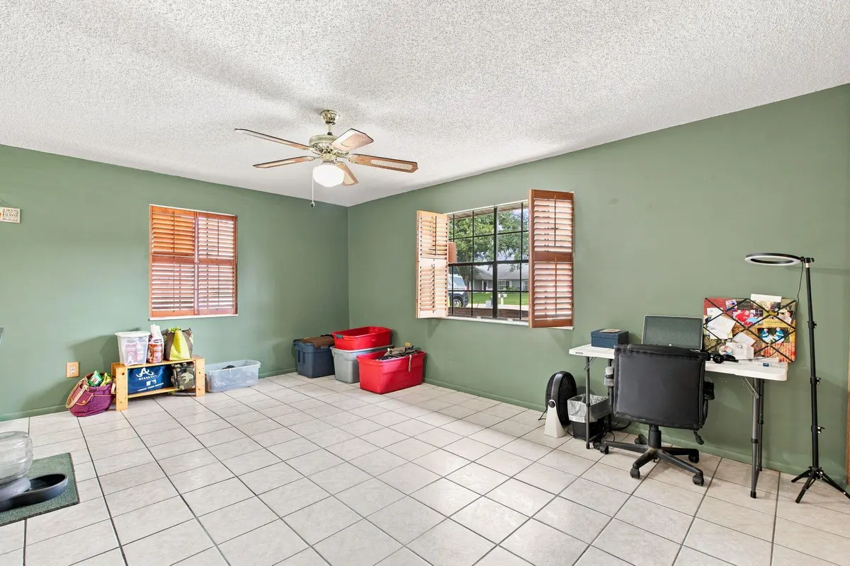 6-web-or-mls-V7A_8623-topaz at 7405 Brookline Avenue, Fort Pierce