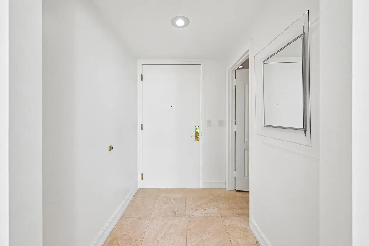 6-web-or-mls-SE Mizner Blvd b206-S3107-0 at 550 SE Mizner Boulevard B206, Boca Raton