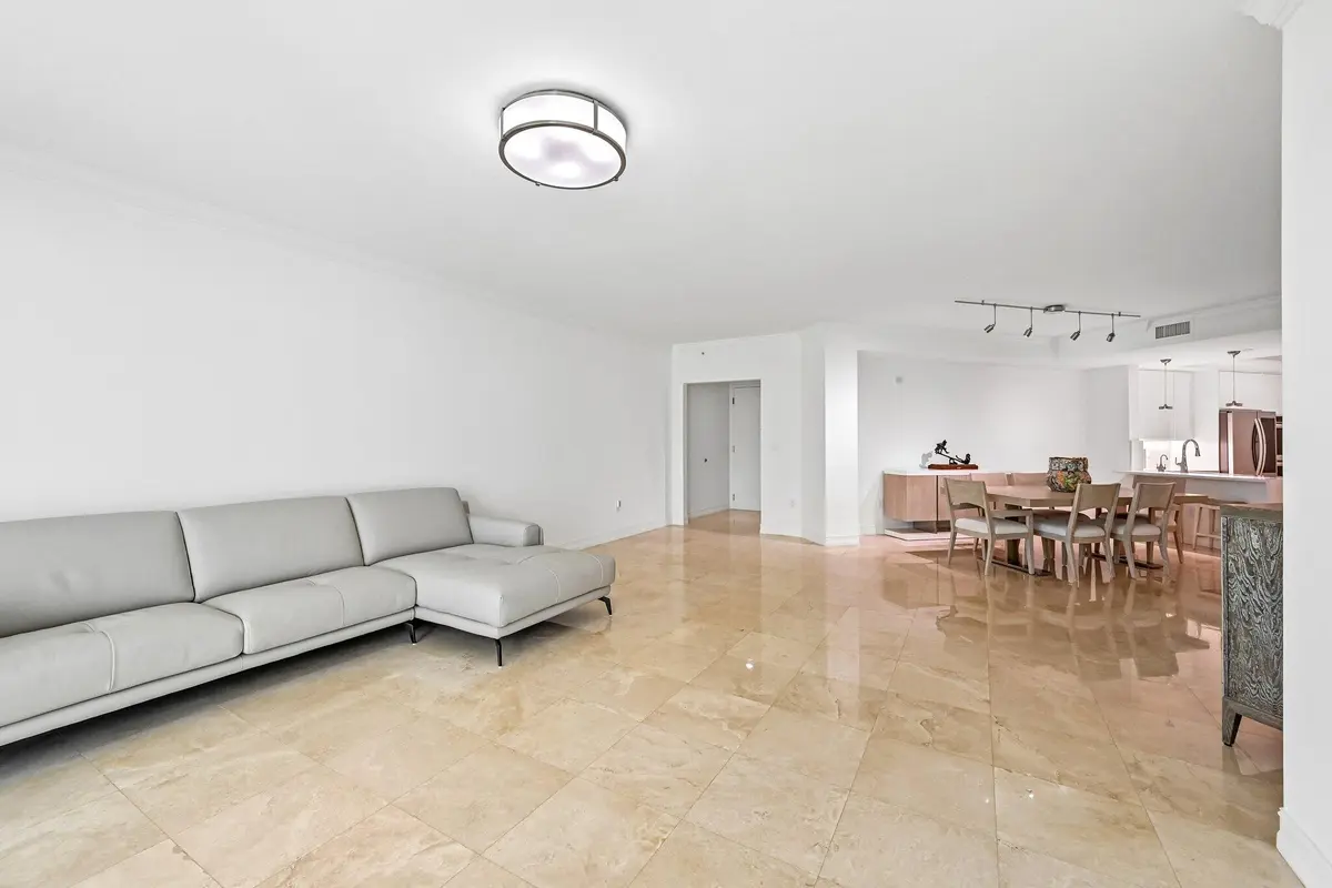 9-web-or-mls-SE Mizner Blvd b206-S3107-0 at 550 SE Mizner Boulevard B206, Boca Raton