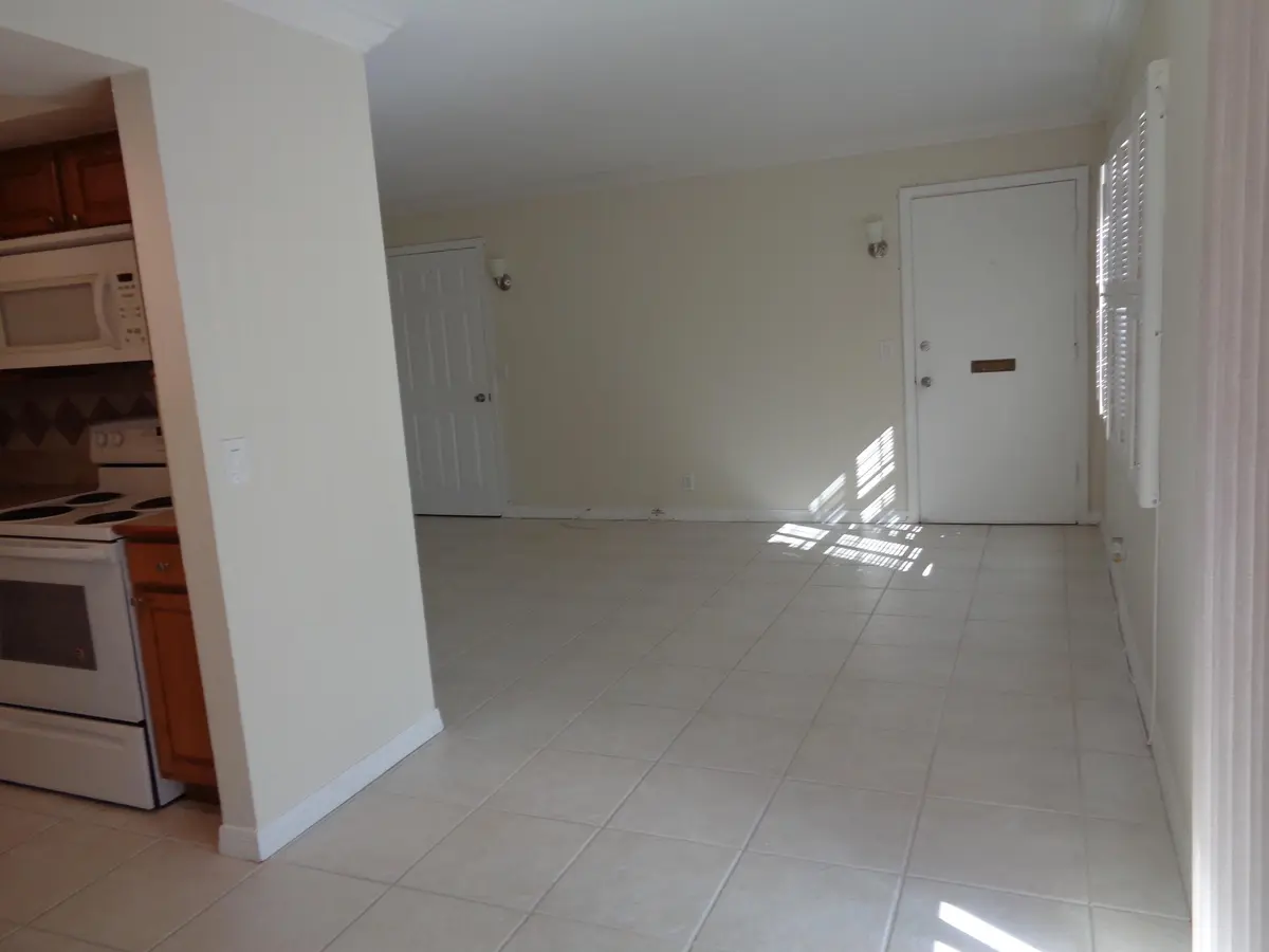 312 SOUTHWIND Drive 104, North Palm Beach, FL – photo 2
