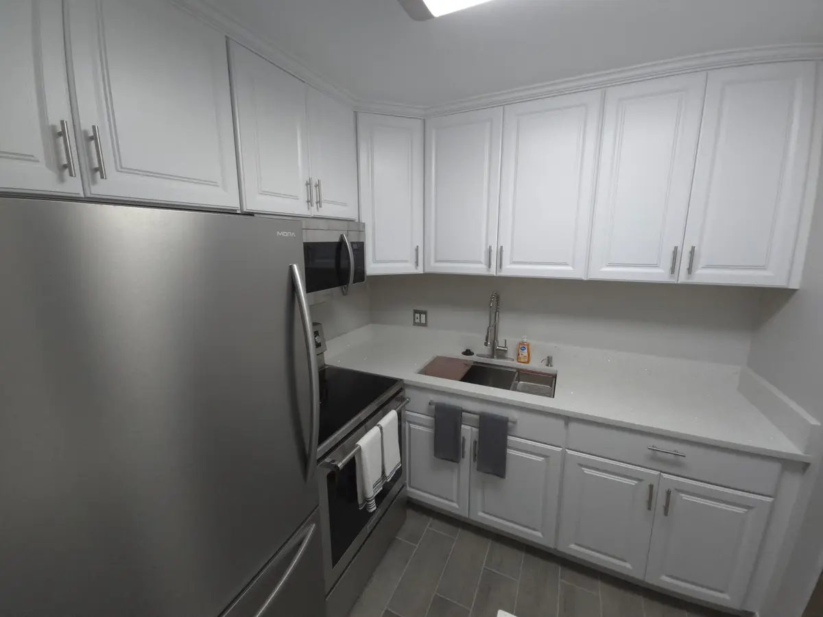 208 KENT M, West Palm Beach, FL – photo 2