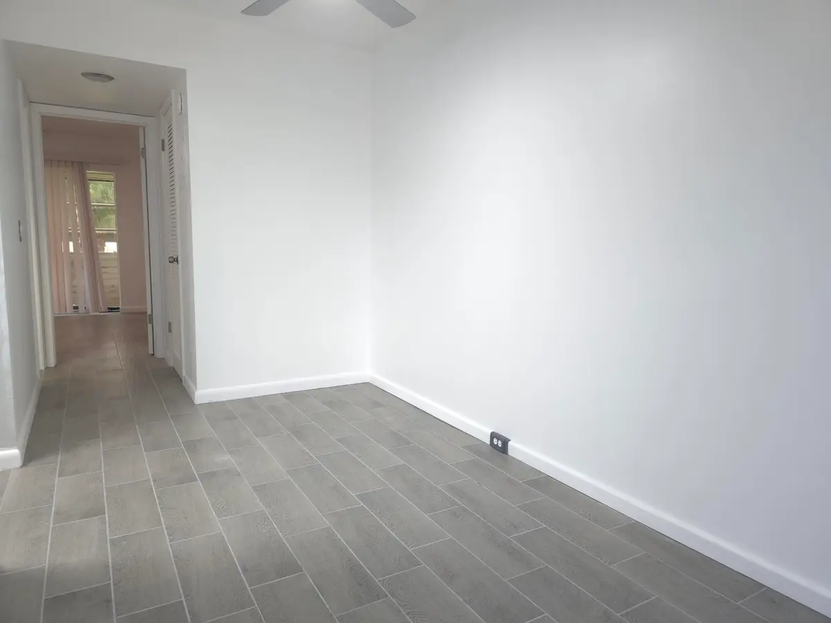 208 KENT M, West Palm Beach, FL – photo 8