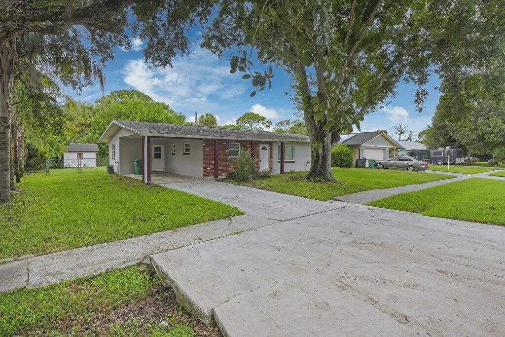 DSC04883.jpeg-SMALL at 2907 Sherwood Lane, Fort Pierce