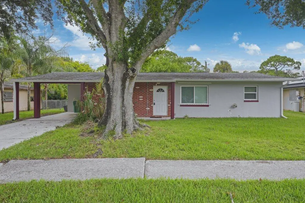 DSC04886.jpeg-SMALL at 2907 Sherwood Lane, Fort Pierce
