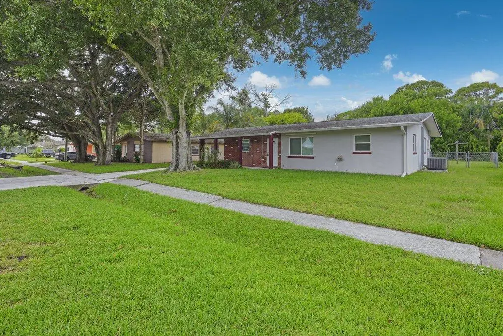 DSC04889.jpeg-SMALL at 2907 Sherwood Lane, Fort Pierce