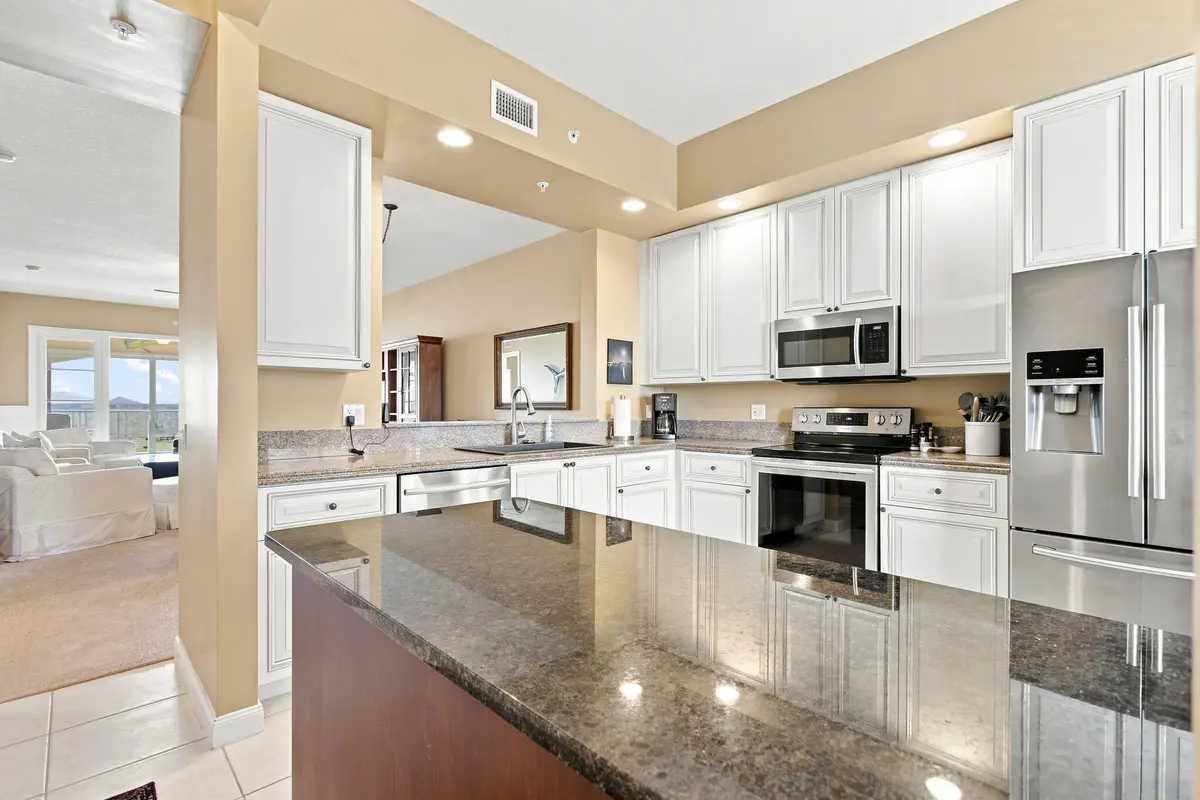 10-web-or-mls-V7A_8748-topaz at 34 HARBOUR ISLE Drive PH05, Fort Pierce