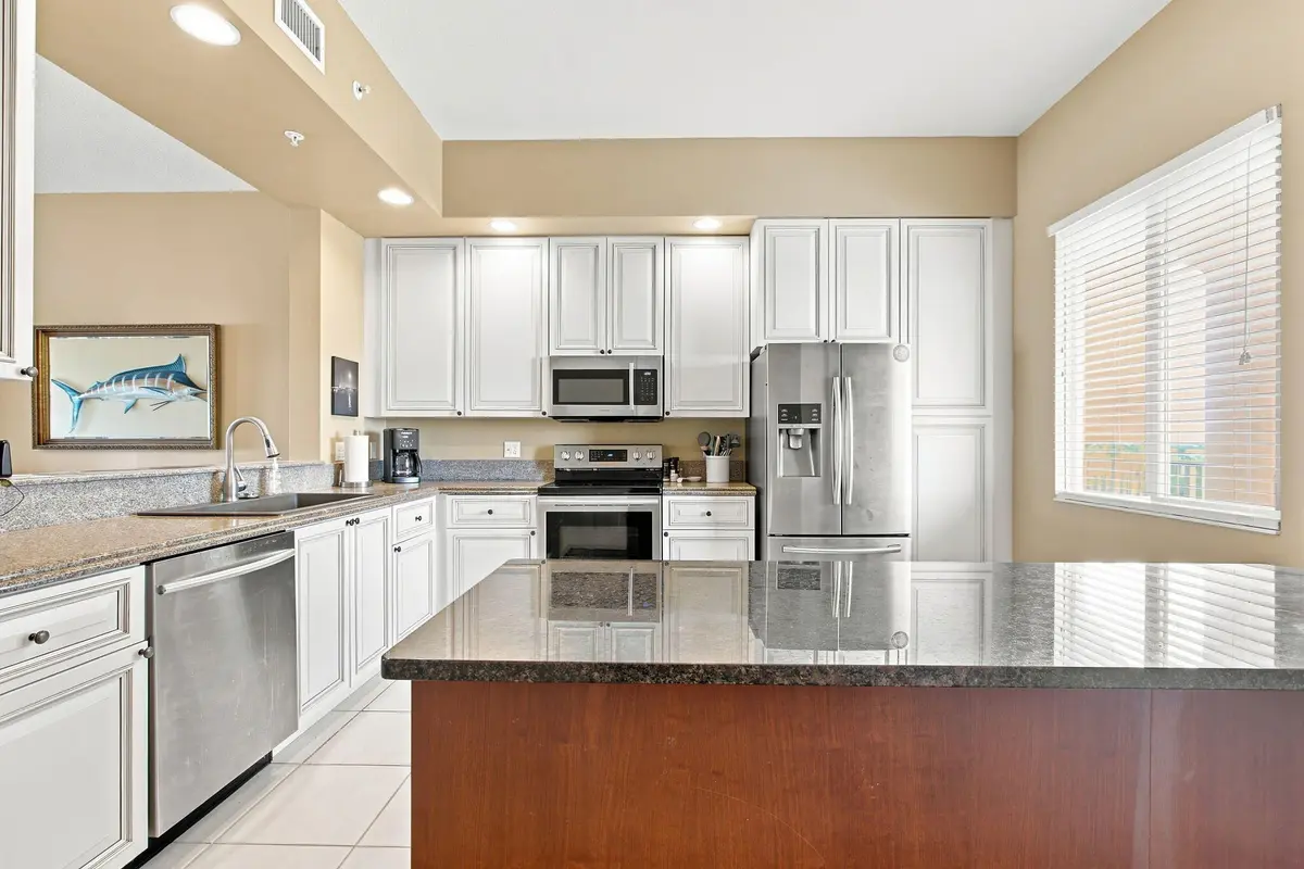 11-web-or-mls-V7A_8753-topaz at 34 HARBOUR ISLE Drive PH05, Fort Pierce