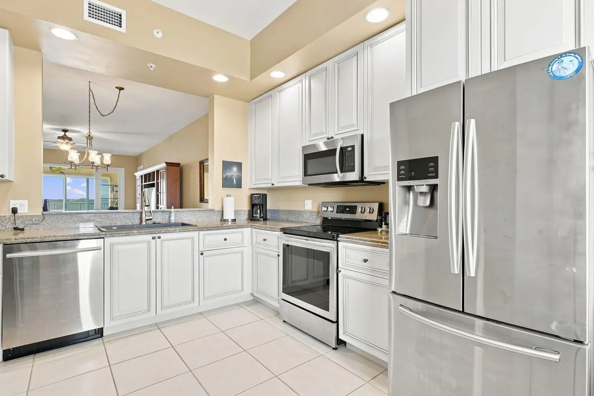 13-web-or-mls-V7A_8933-topaz at 34 HARBOUR ISLE Drive PH05, Fort Pierce