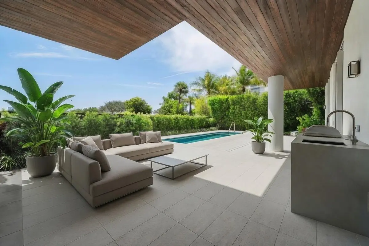 Alina 210 SE Mizner Blvd Villa 101 at 210 SE MIZNER Boulevard 101, Boca Raton