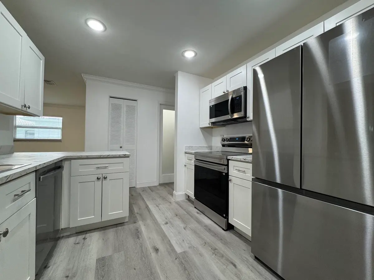 Kitchen at 1331 W Campanelli Drive, Plantation