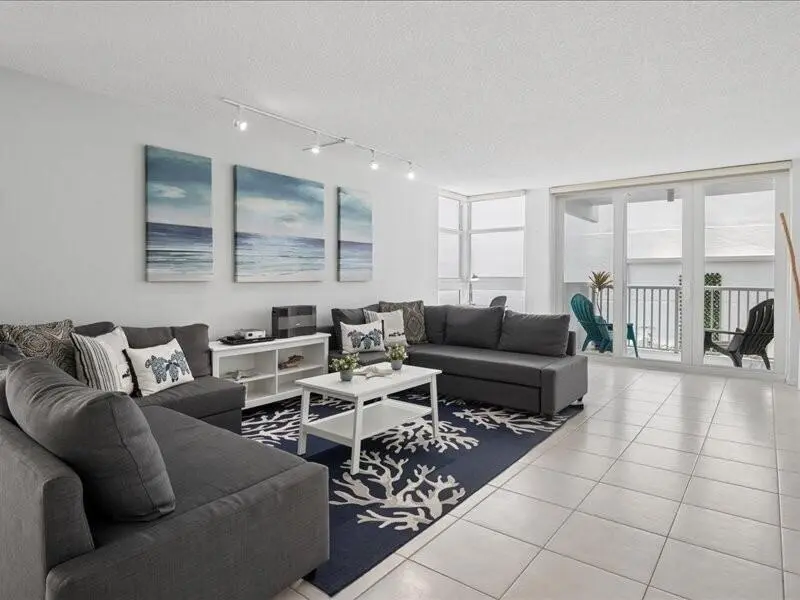 Livingroom at 1370 S OCEAN Boulevard 305, Pompano Beach