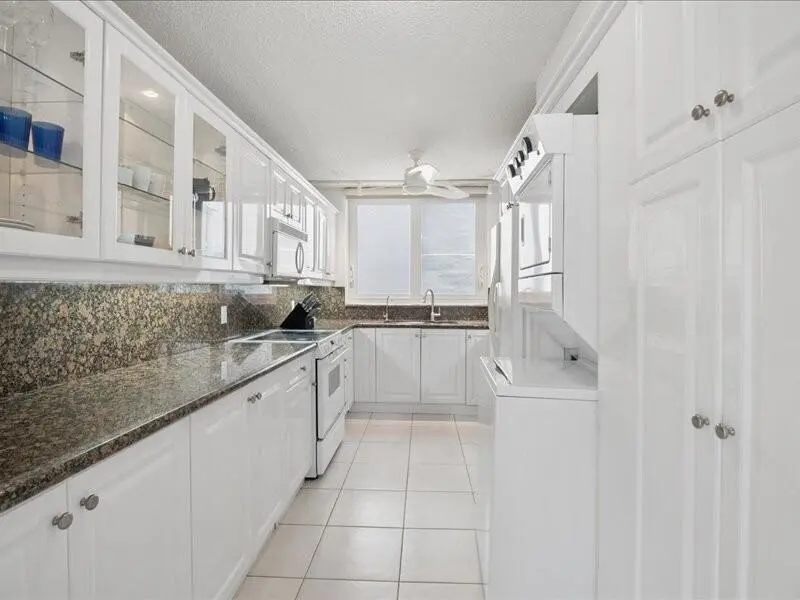 Kitchen at 1370 S OCEAN Boulevard 305, Pompano Beach