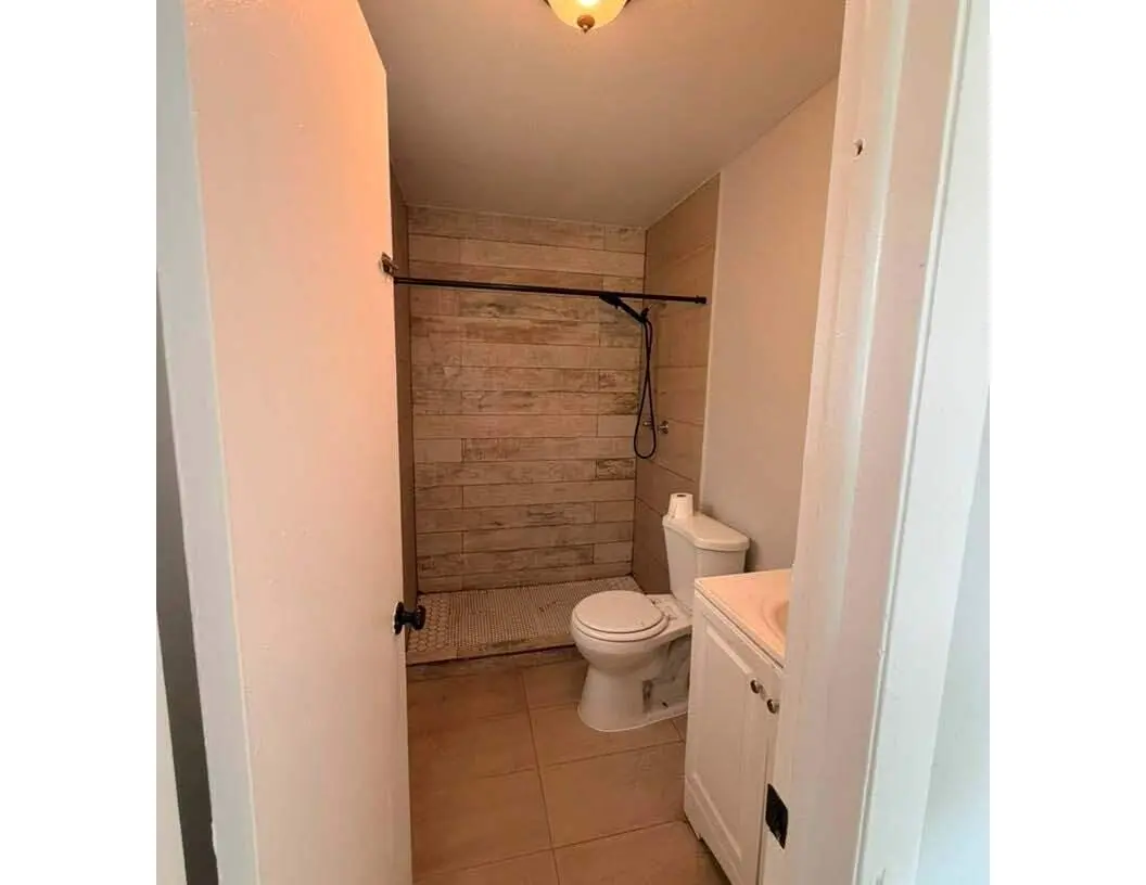 Pic-Bathroom at 824 N G Street A, Lake Worth Beach