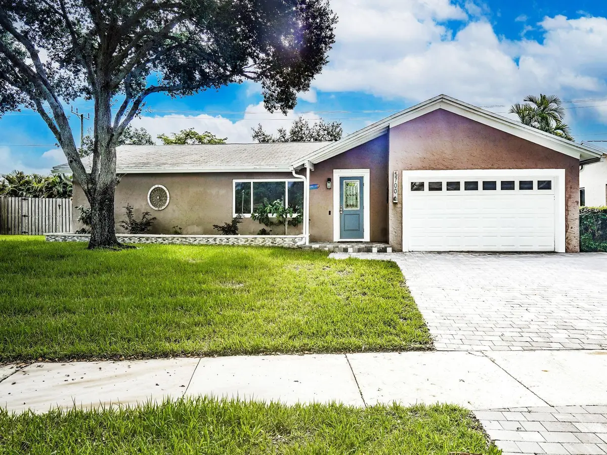 002-013-02-1600x1200 at 5700 SW 115TH Avenue, Cooper City