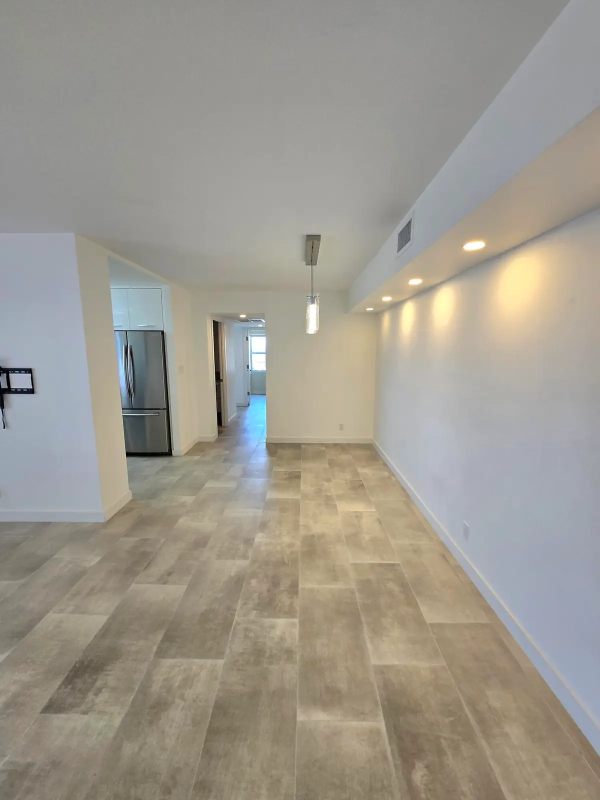 137 GOLDEN ISLES Drive 414, Hallandale Beach, FL – photo 8