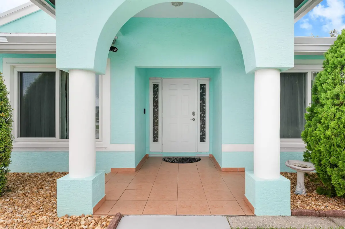 4-web-or-mls-5861 NW Cullom Cir - 4 at 5861 NW Cullom Circle, Port St. Lucie