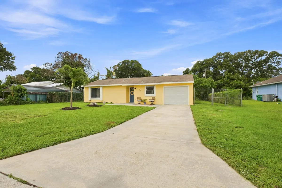 Front of house at 1355 23rd Place, Vero Beach