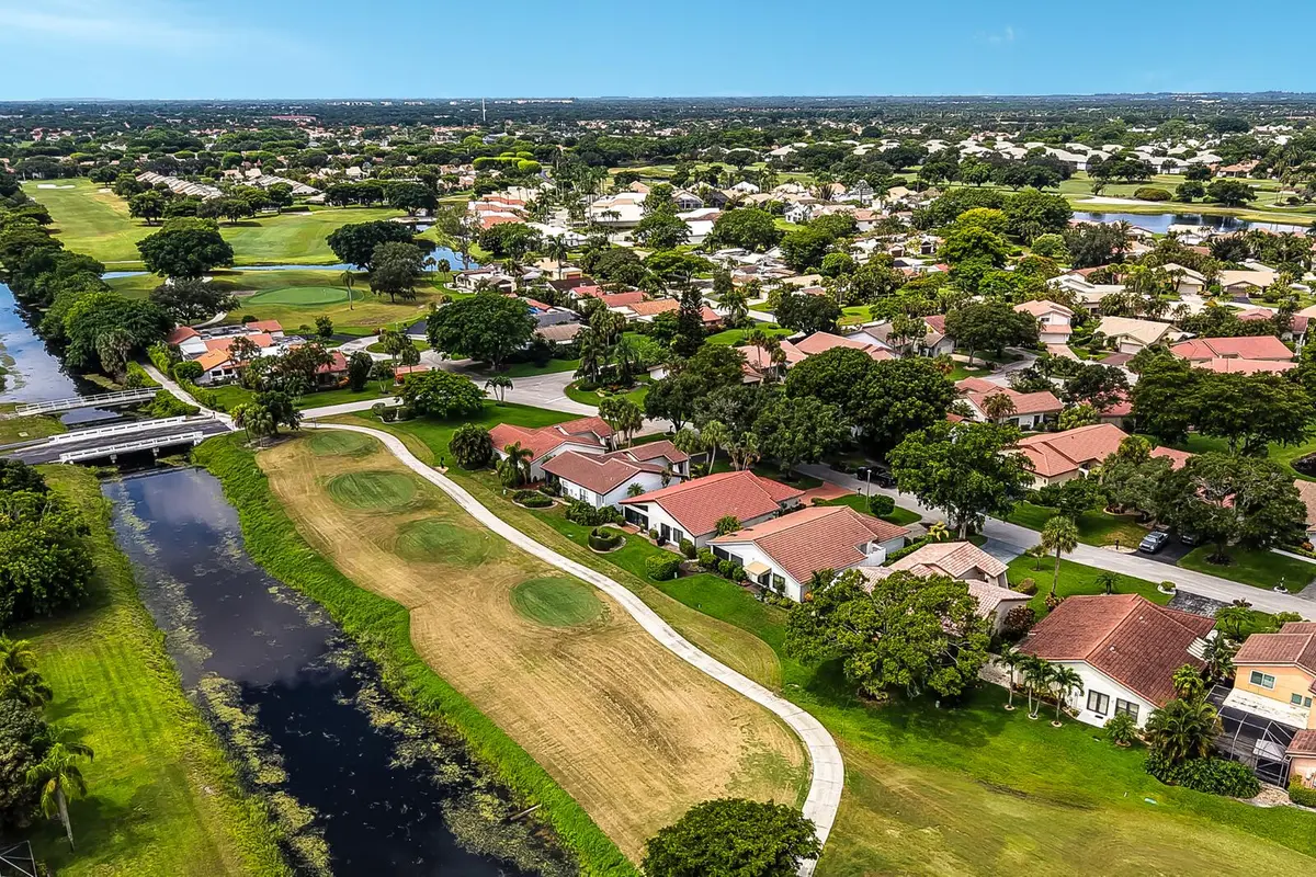 38_Untitled_design_20260805_194059_0000_ at 5569 Lakeview Mews Drive, Boynton Beach