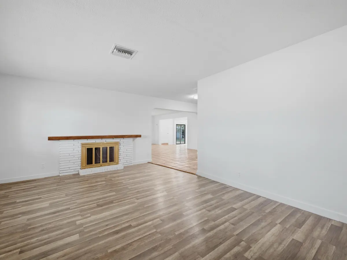Living at 6700 Forest Court, West Palm Beach