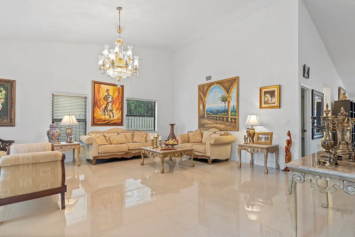 761 Greenbriar Ave, Davie, FL 33325 - 00 at 761 Greenbriar Avenue, Davie