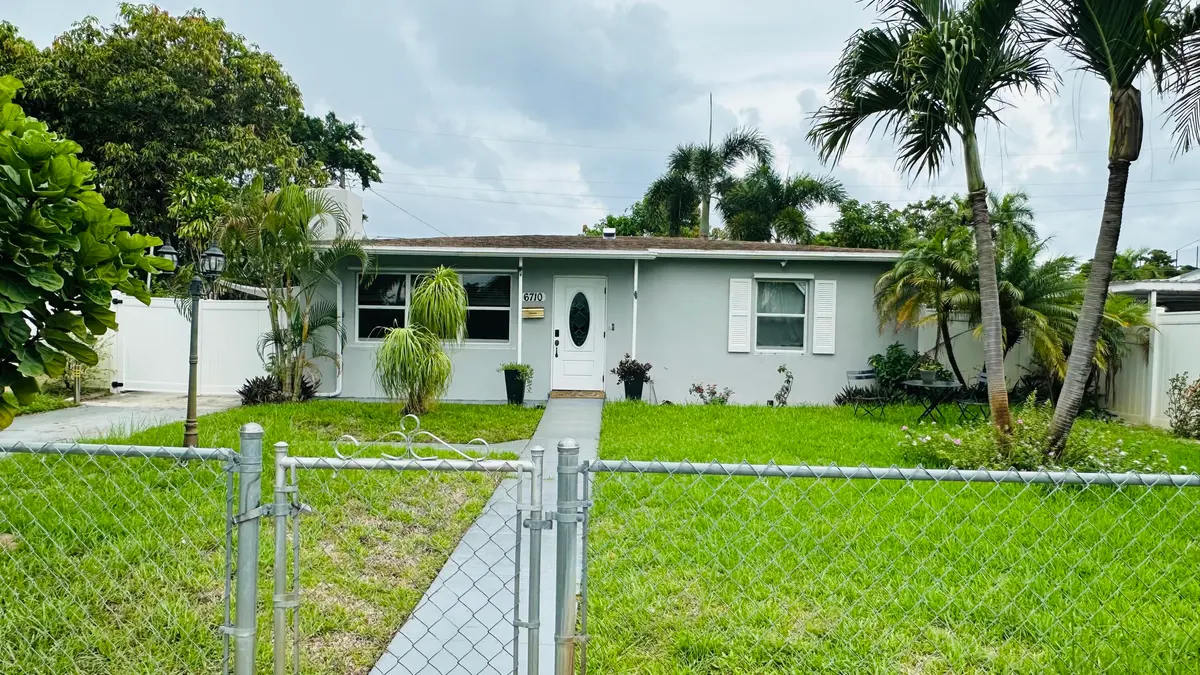 IMG_7140 at 6710 Forest Court, West Palm Beach
