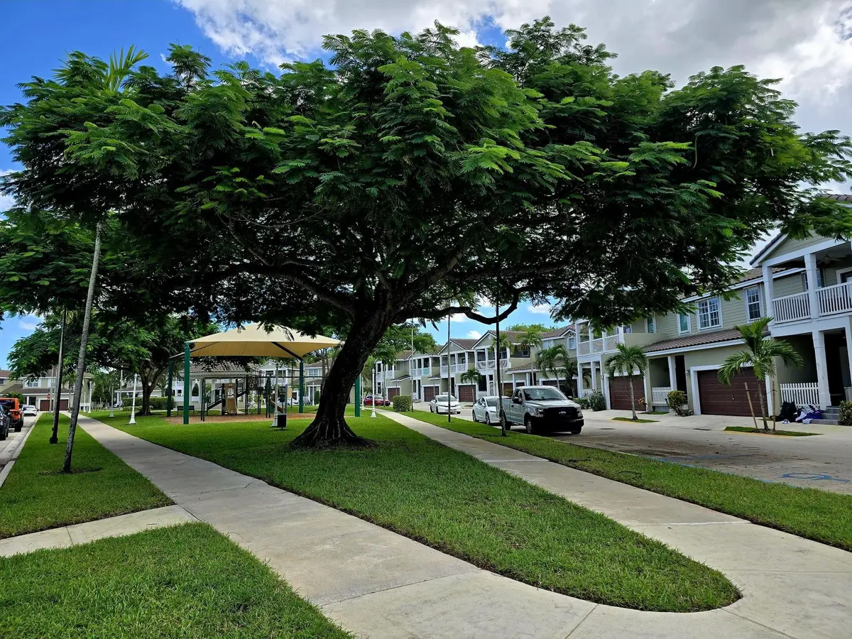 Photo 3 at 10589 NW 56th Place, Coral Springs
