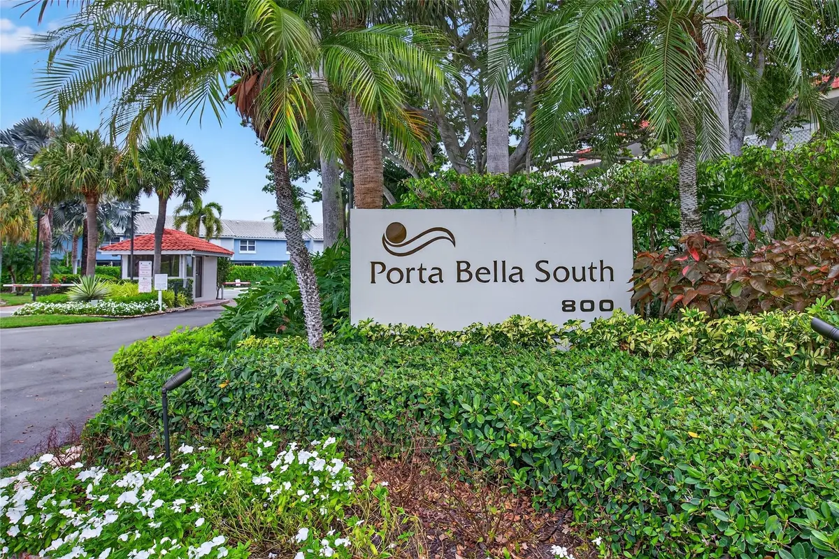 Property entrance at 800 JEFFERY Street 405, Boca Raton