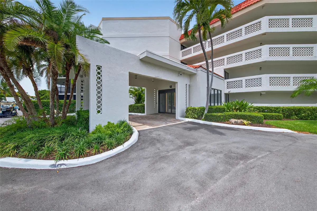 Building entrance at 800 JEFFERY Street 405, Boca Raton