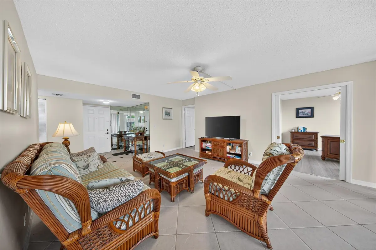 Photo 6 at 800 JEFFERY Street 405, Boca Raton