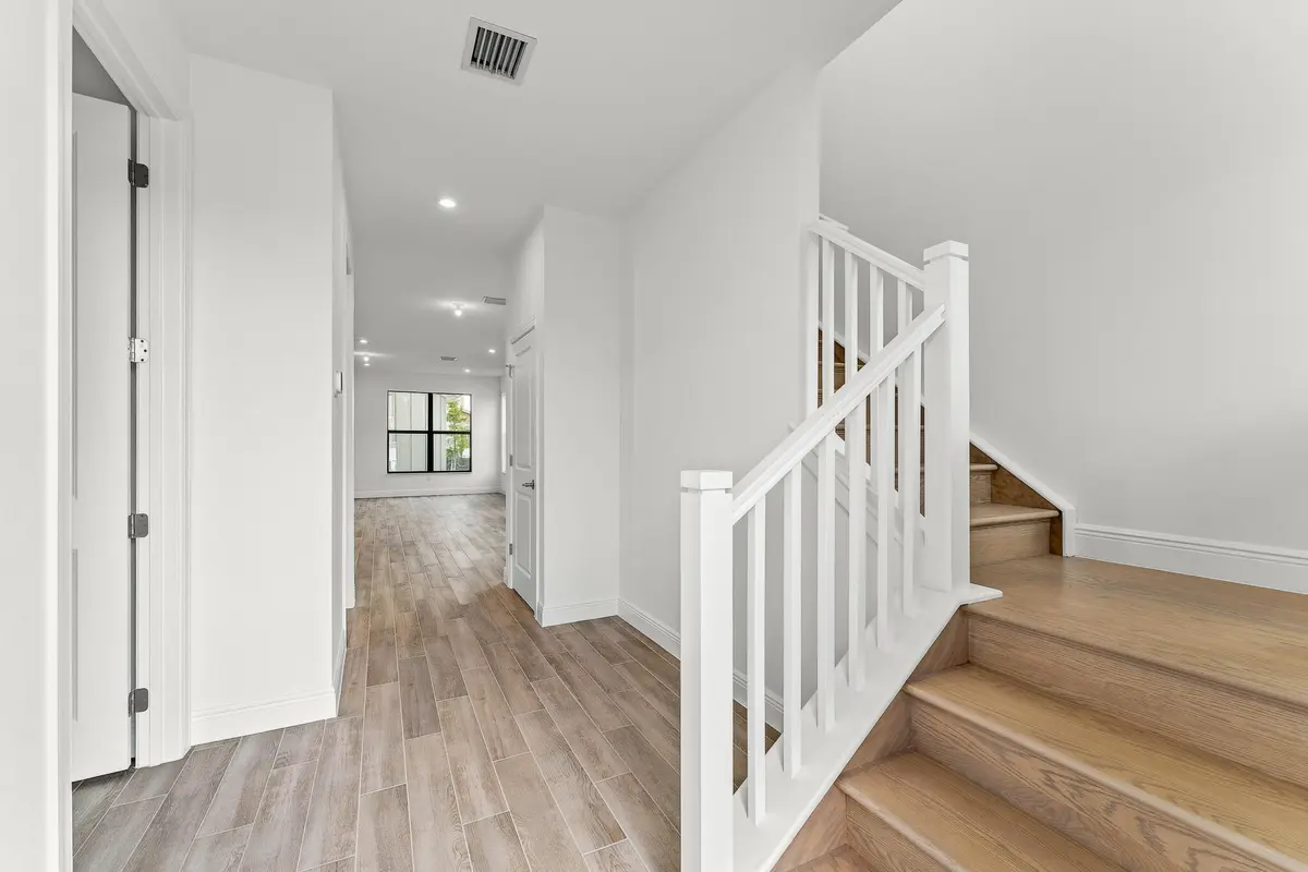 US_SEF_MARGUERITE_LOT 242_FOYER at 911 SW Newfield Avenue, Palm City