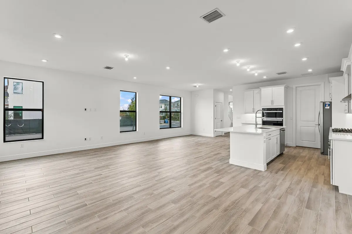 US_SEF_MARGUERITE_LOT 242_GREAT ROOM at 911 SW Newfield Avenue, Palm City