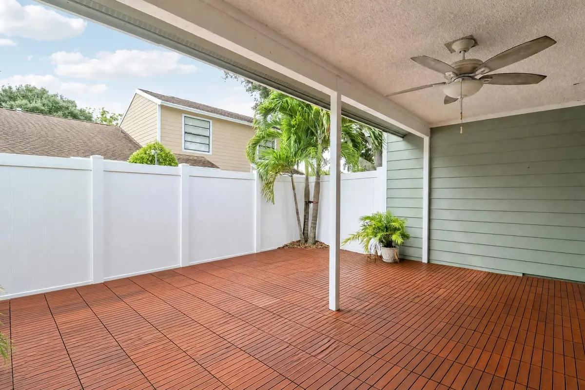 patio at 202 LAKEWOOD Drive 11B, Jupiter