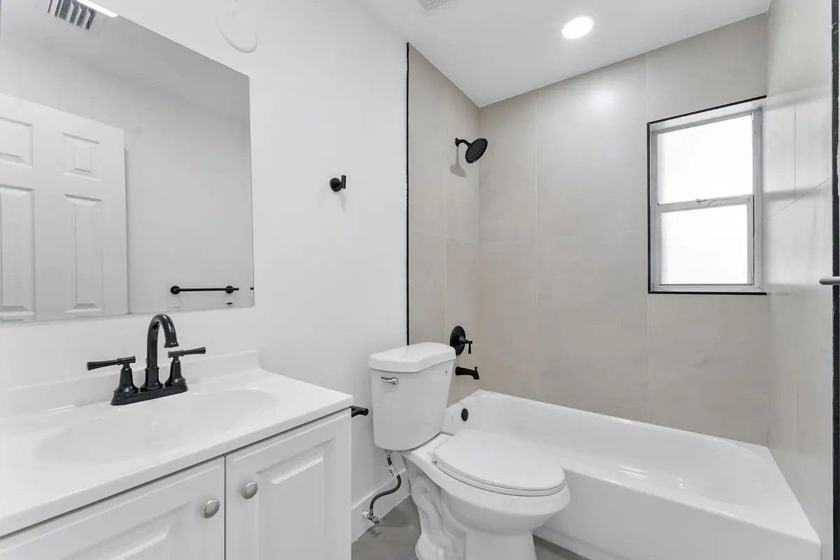 28-web-or-mls-DSC08132 at 441 NW 2ND Avenue, Deerfield Beach
