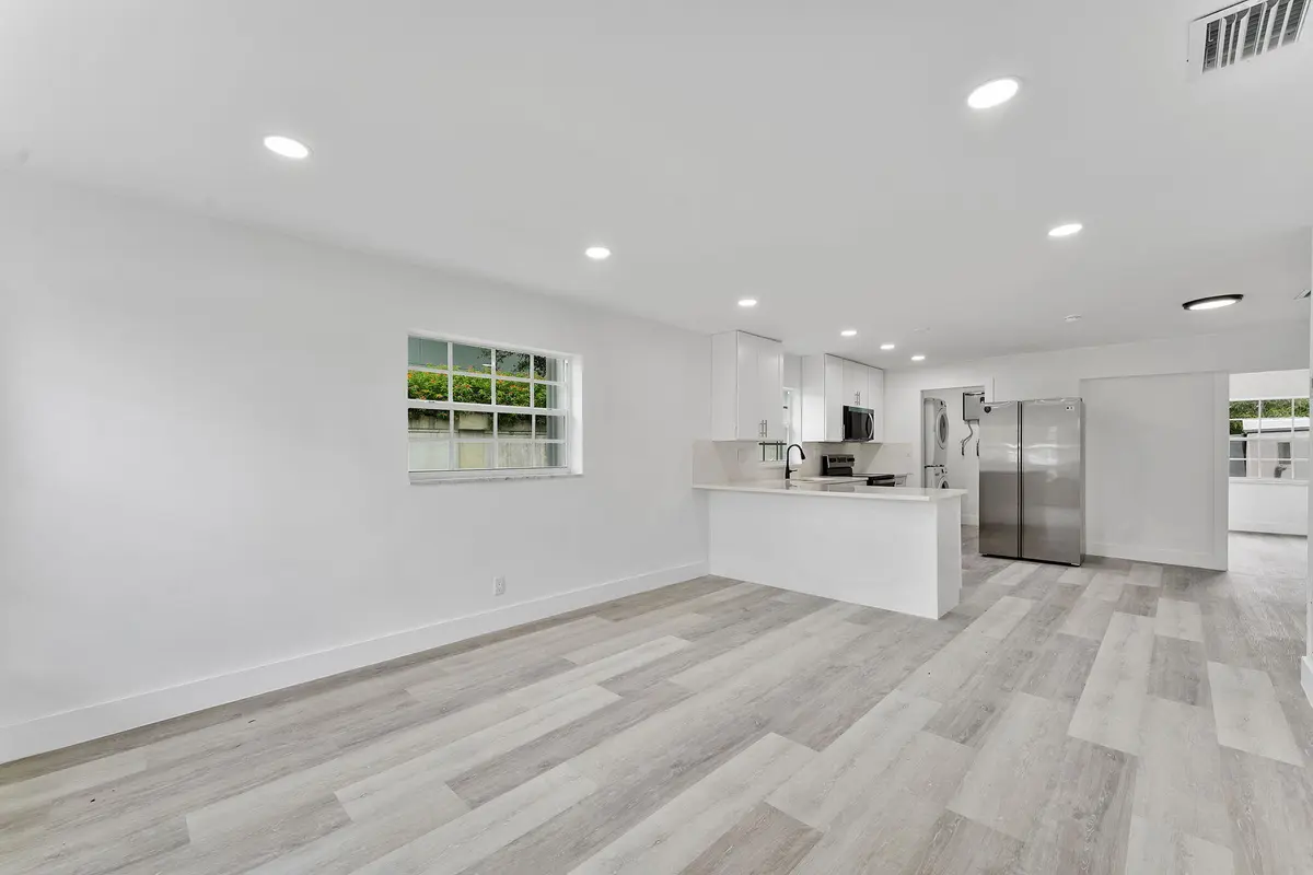 32-web-or-mls-DSC08152 at 441 NW 2ND Avenue, Deerfield Beach