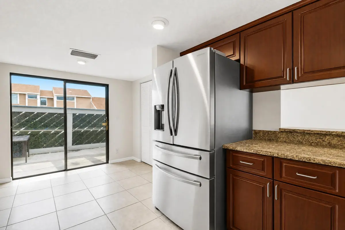 kitchen at 202 LAKEWOOD Drive 11B, Jupiter