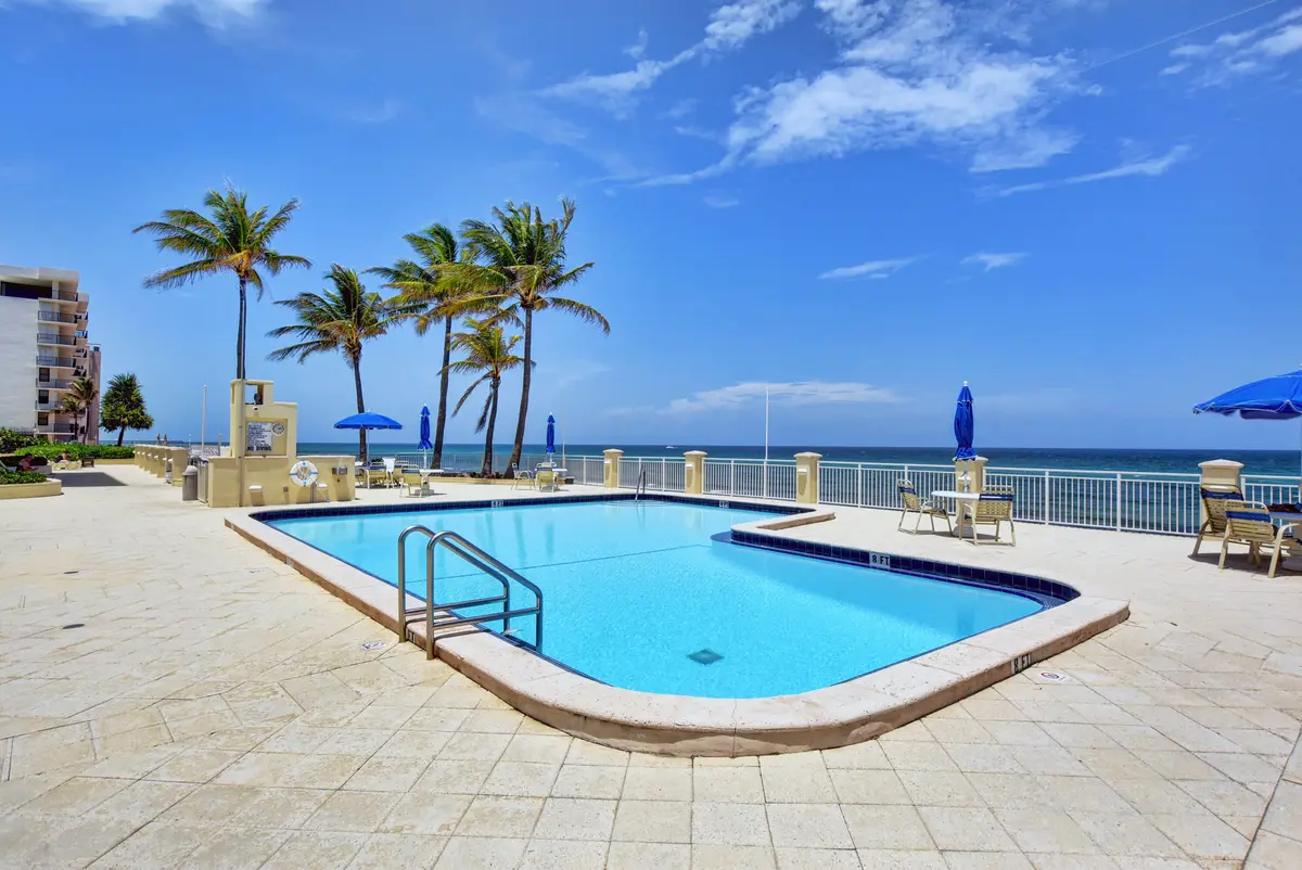Pool at 3475 S OCEAN Boulevard 3040, Palm Beach