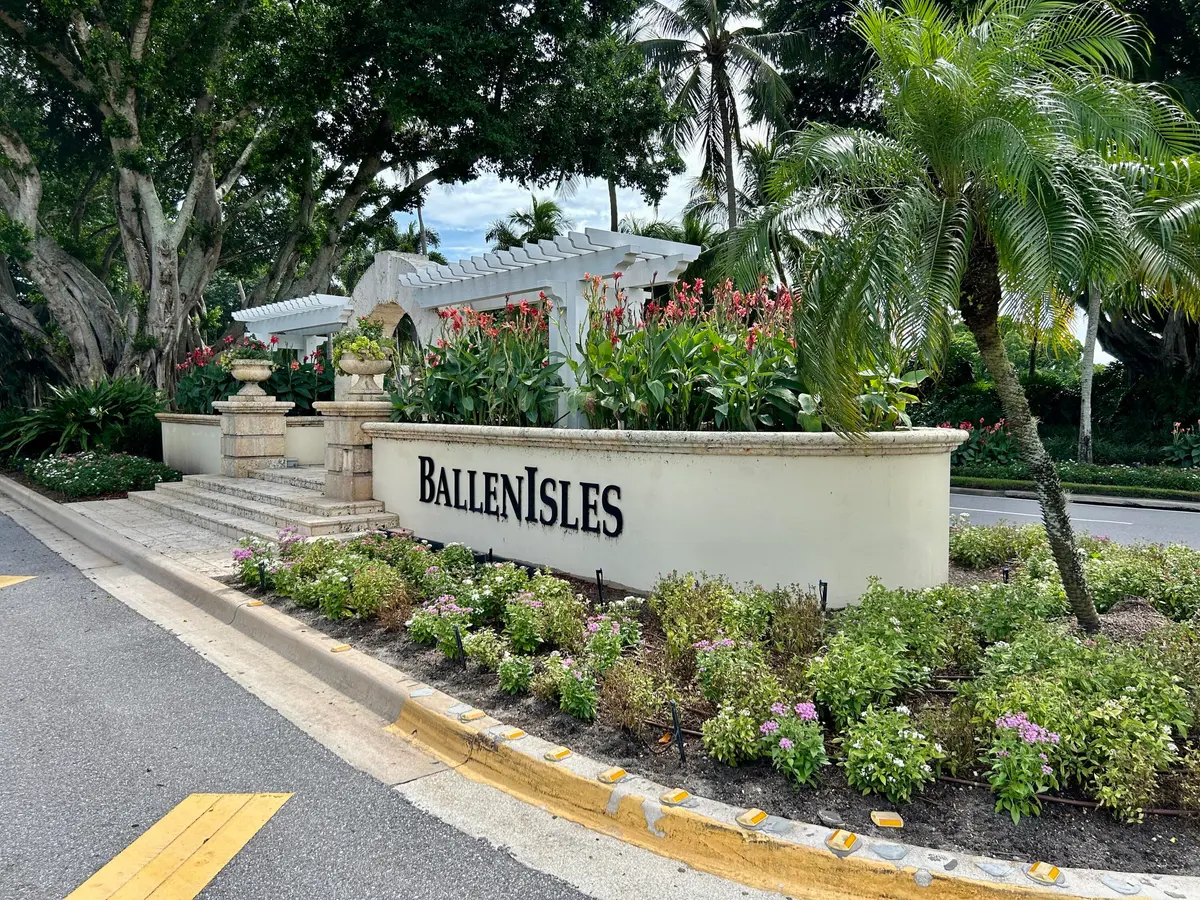 BallenIsles sign at 152 CORAL CAY Drive, Palm Beach Gardens