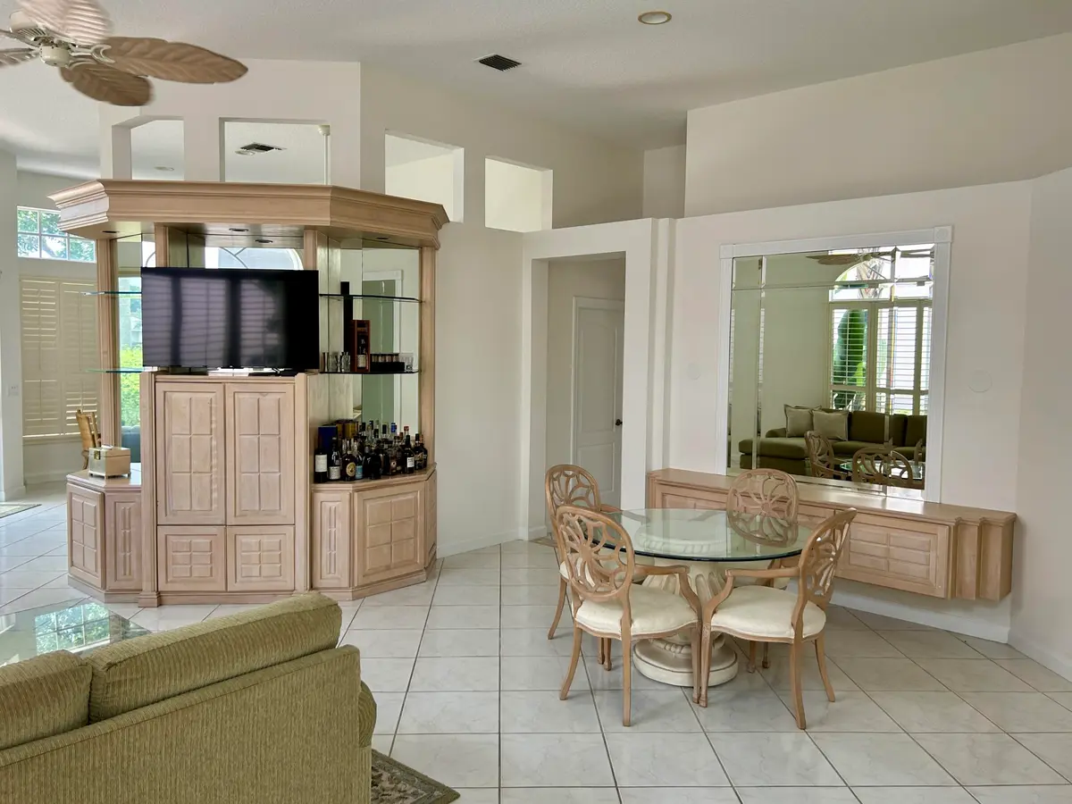 Dining room at 152 CORAL CAY Drive, Palm Beach Gardens
