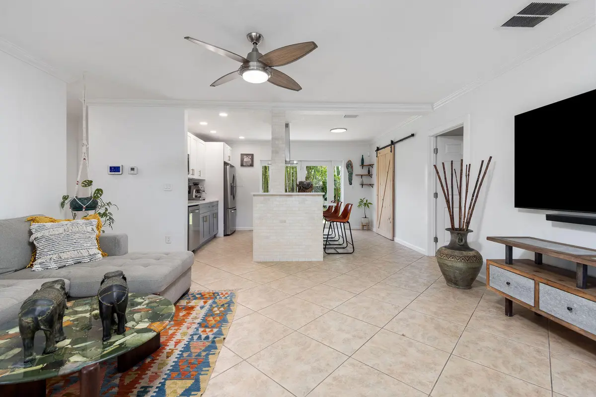 1W0A0069 at 2380 SW 15th Street, Fort Lauderdale